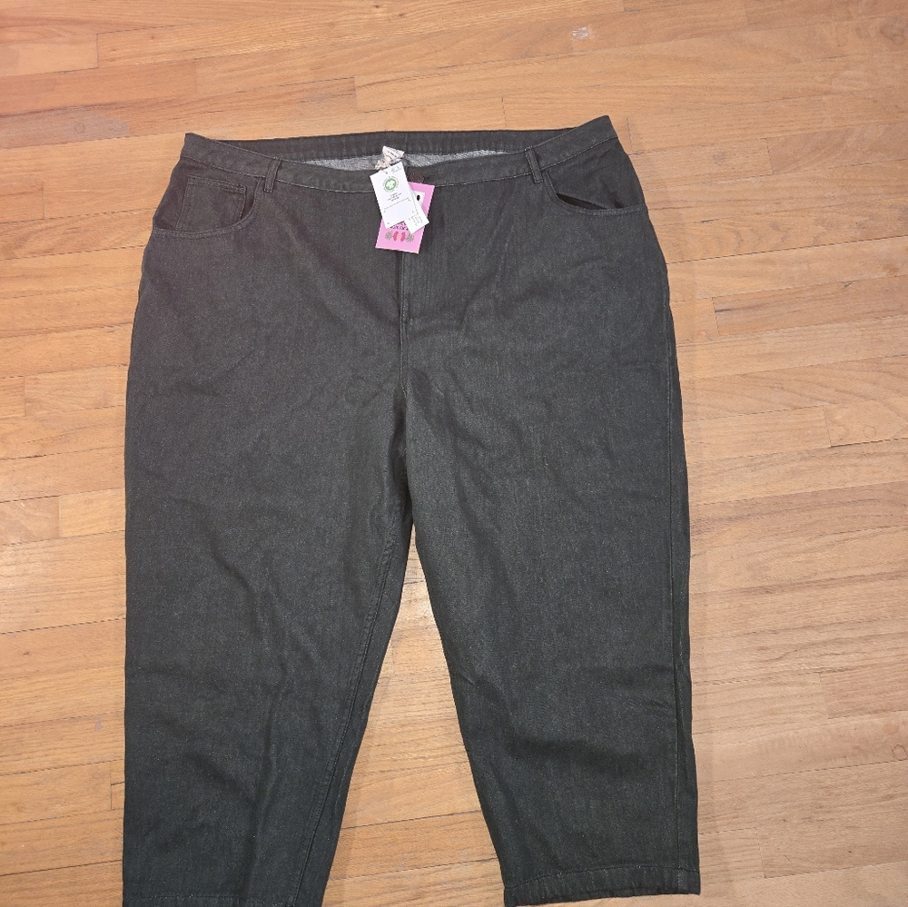 Lucy & Yak Dark Greeb Cropped Pull-On Capri Pants